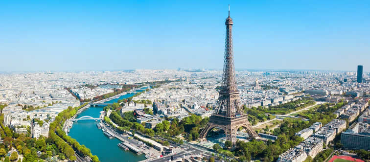 Frame this silhouette: in which stylish destination does this soaring wrought-iron landmark make its home?